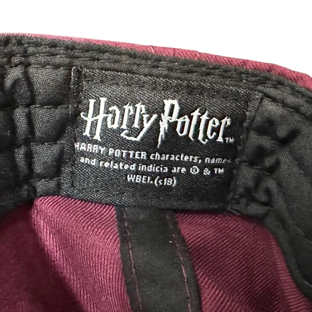 Harry Potter Hat‎ Hogwarts Crest Platform Maroon Cap Adjustable Gryffindor Adult
